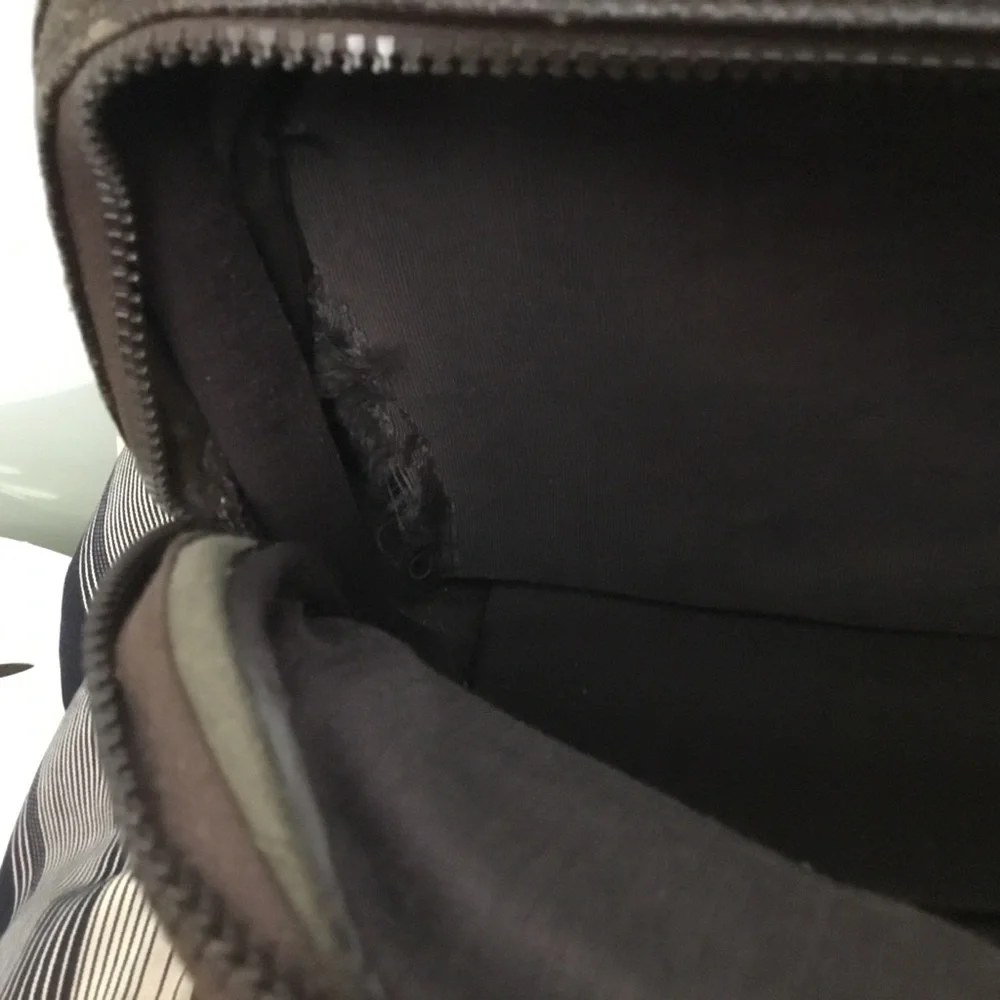 Genuine Leather Zippered Shoulder Messenger Bag - Picture 14 of 16